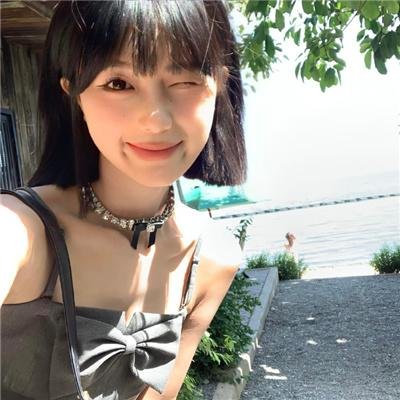 森林里的熊先生冬眠中